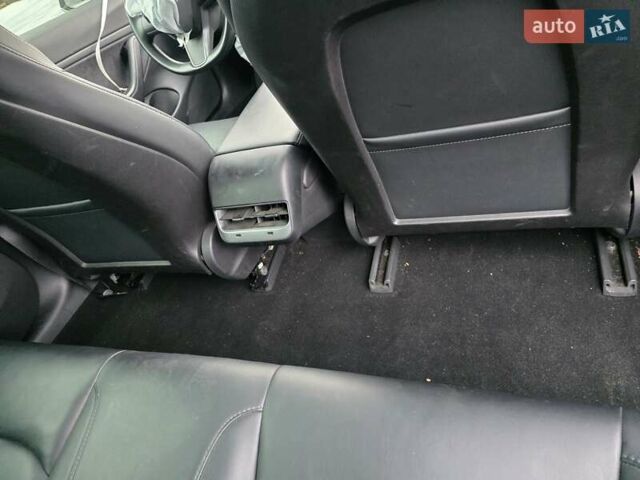 Чорний Тесла Модель 3, об'ємом двигуна 0 л та пробігом 130 тис. км за 12700 $, фото 19 на Automoto.ua