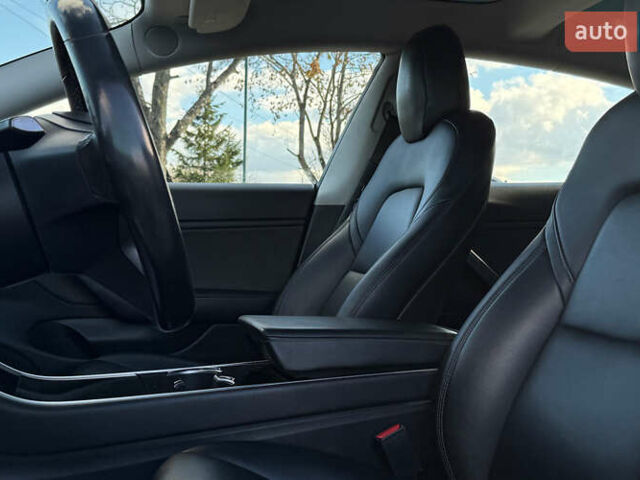 Тесла Модель 3 2018 в Коломые на Automoto.ua Черный Тесла Модель 3, объемом двигателя 0 л и пробегом 121 тыс. км за 15700 $, фото 9 на Automoto.ua