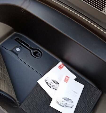 Черный Тесла Модель 3, объемом двигателя 0 л и пробегом 201 тыс. км за 21900 $, фото 30 на Automoto.ua