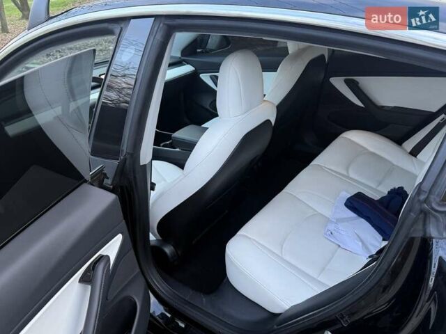 Черный Тесла Модель 3, объемом двигателя 0 л и пробегом 90 тыс. км за 17500 $, фото 5 на Automoto.ua