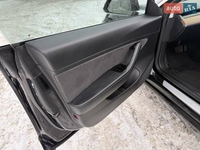 Чорний Тесла Модель 3, об'ємом двигуна 0 л та пробігом 211 тис. км за 14500 $, фото 7 на Automoto.ua