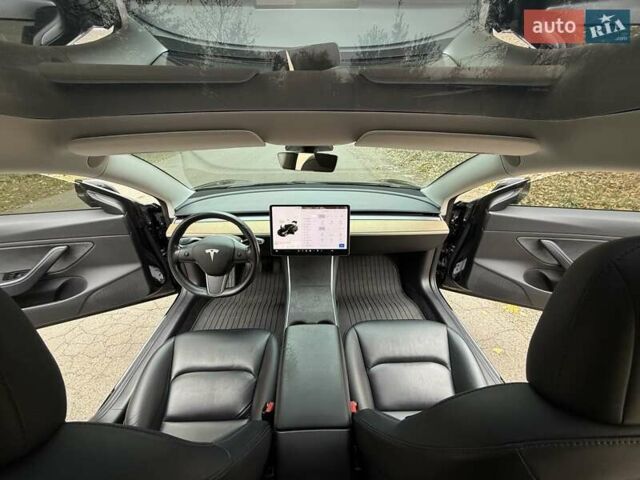 Черный Тесла Модель 3, объемом двигателя 0 л и пробегом 102 тыс. км за 18900 $, фото 69 на Automoto.ua