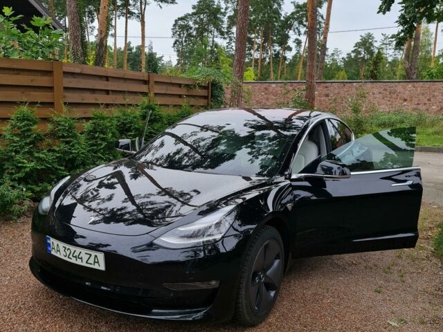 Чорний Тесла Модель 3, об'ємом двигуна 0 л та пробігом 20 тис. км за 33500 $, фото 1 на Automoto.ua