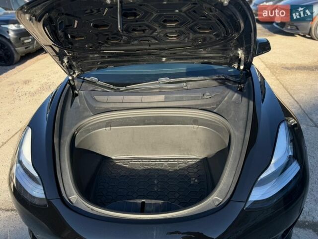 Черный Тесла Модель 3, объемом двигателя 0 л и пробегом 100 тыс. км за 13499 $, фото 61 на Automoto.ua