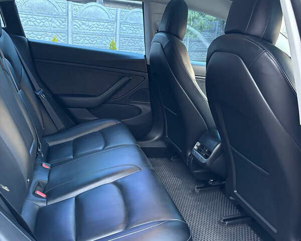 Чорний Тесла Модель 3, об'ємом двигуна 0 л та пробігом 86 тис. км за 22700 $, фото 15 на Automoto.ua
