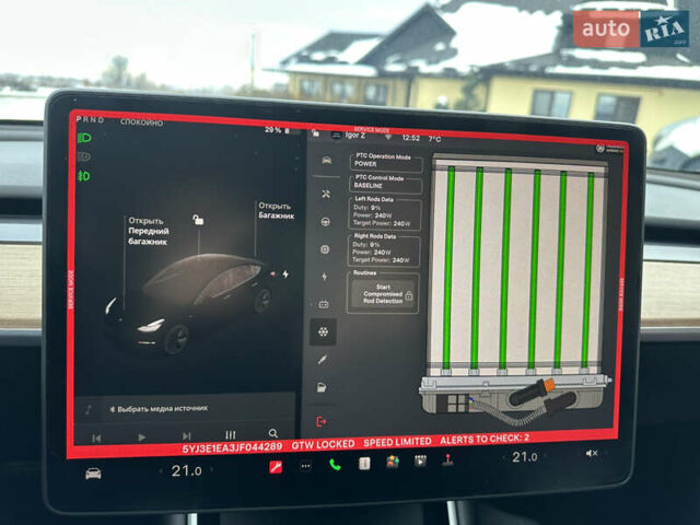 Черный Тесла Модель 3, объемом двигателя 0 л и пробегом 64 тыс. км за 17000 $, фото 32 на Automoto.ua