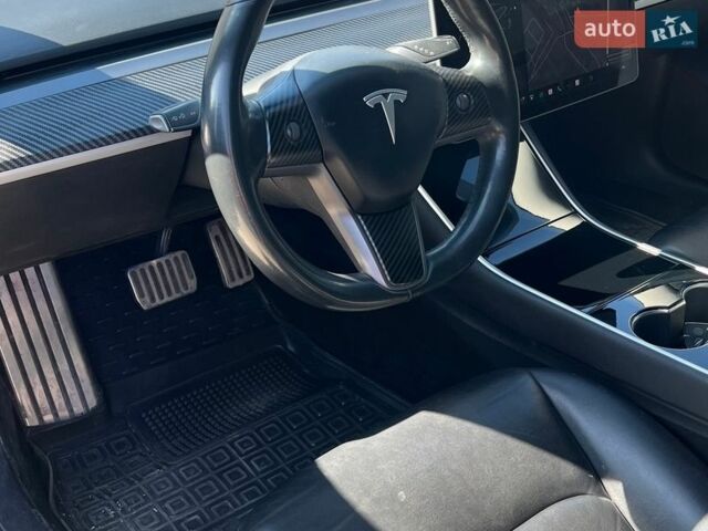 Черный Тесла Модель 3, объемом двигателя 0 л и пробегом 126 тыс. км за 16500 $, фото 3 на Automoto.ua