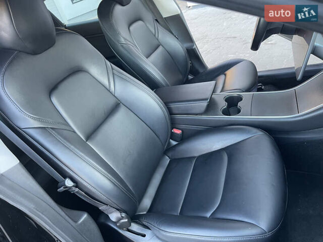 Черный Тесла Модель 3, объемом двигателя 0 л и пробегом 159 тыс. км за 15800 $, фото 14 на Automoto.ua