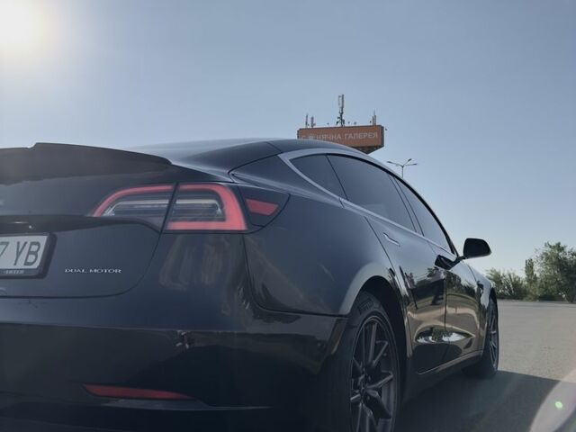 Черный Тесла Модель 3, объемом двигателя 0 л и пробегом 168 тыс. км за 16137 $, фото 3 на Automoto.ua