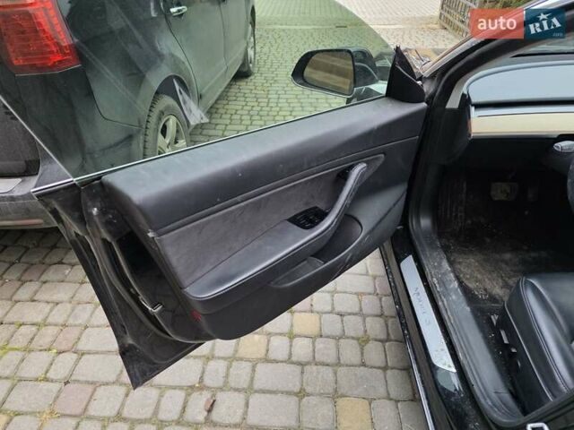 Черный Тесла Модель 3, объемом двигателя 0 л и пробегом 142 тыс. км за 14800 $, фото 4 на Automoto.ua