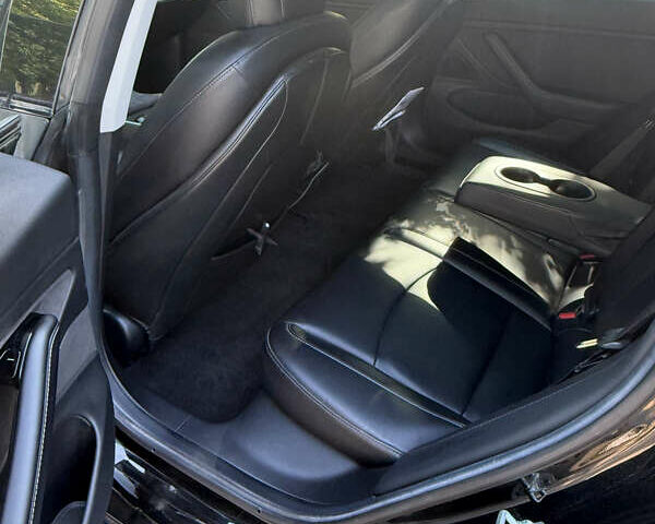 Черный Тесла Модель 3, объемом двигателя 0 л и пробегом 126 тыс. км за 17999 $, фото 7 на Automoto.ua