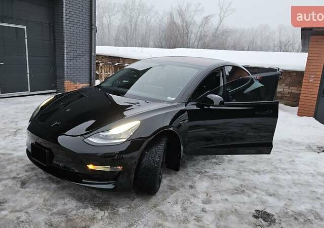 Черный Тесла Модель 3, объемом двигателя 0 л и пробегом 73 тыс. км за 18300 $, фото 5 на Automoto.ua