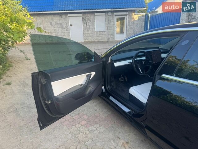 Черный Тесла Модель 3, объемом двигателя 0 л и пробегом 125 тыс. км за 15650 $, фото 47 на Automoto.ua