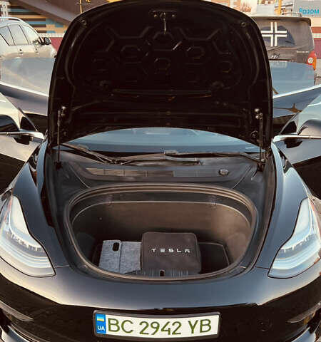 Черный Тесла Модель 3, объемом двигателя 0 л и пробегом 132 тыс. км за 16500 $, фото 1 на Automoto.ua