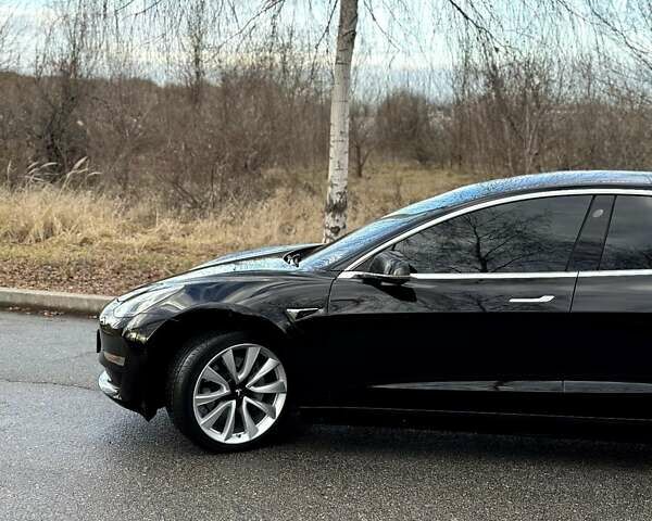 Черный Тесла Модель 3, объемом двигателя 0 л и пробегом 48 тыс. км за 23500 $, фото 5 на Automoto.ua