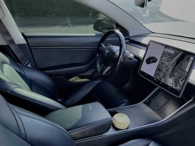 Черный Тесла Модель 3, объемом двигателя 0 л и пробегом 168 тыс. км за 16137 $, фото 4 на Automoto.ua