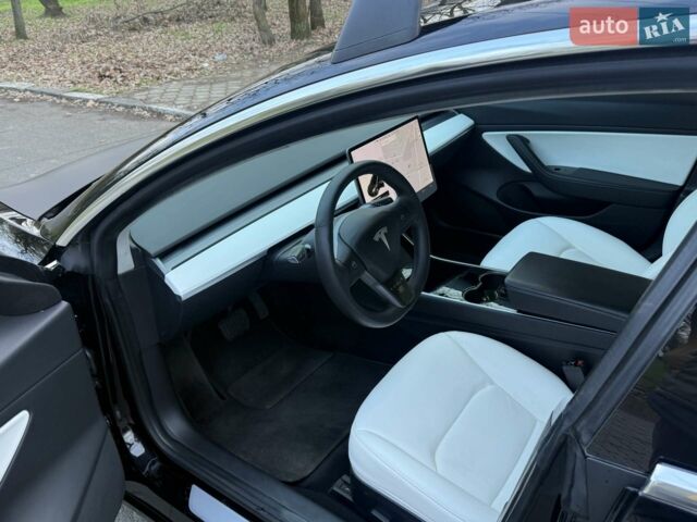 Чорний Тесла Модель 3, об'ємом двигуна 0 л та пробігом 90 тис. км за 18000 $, фото 6 на Automoto.ua