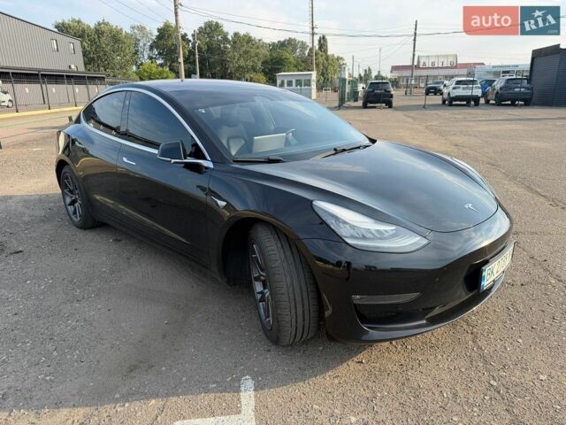 Чорний Тесла Модель 3, об'ємом двигуна 0 л та пробігом 171 тис. км за 15500 $, фото 1 на Automoto.ua