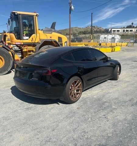 Чорний Тесла Модель 3, об'ємом двигуна 0 л та пробігом 375 тис. км за 12300 $, фото 2 на Automoto.ua