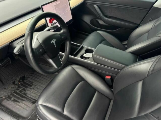 Черный Тесла Модель 3, объемом двигателя 0 л и пробегом 31 тыс. км за 12400 $, фото 7 на Automoto.ua