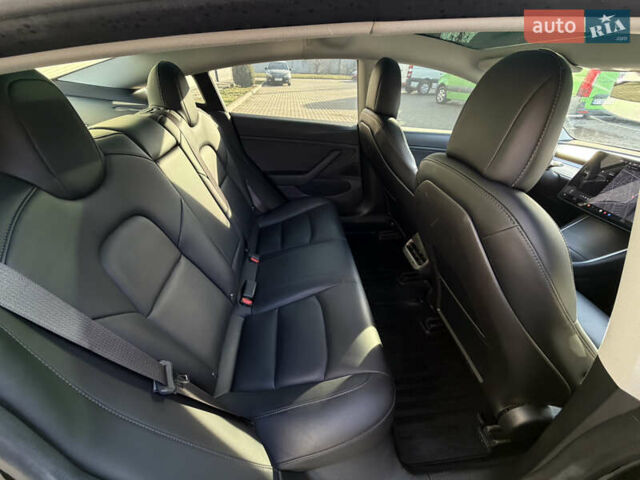 Черный Тесла Модель 3, объемом двигателя 0 л и пробегом 85 тыс. км за 16500 $, фото 5 на Automoto.ua