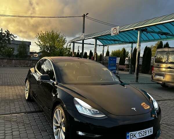 Черный Тесла Модель 3, объемом двигателя 0 л и пробегом 267 тыс. км за 13700 $, фото 2 на Automoto.ua