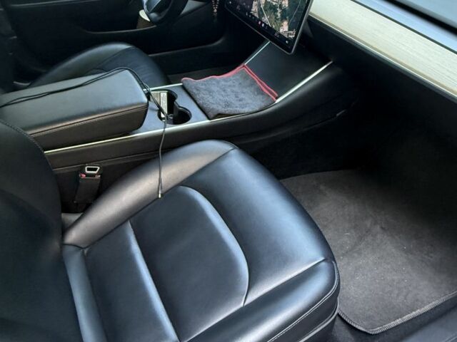 Черный Тесла Модель 3, объемом двигателя 0 л и пробегом 120 тыс. км за 18000 $, фото 3 на Automoto.ua