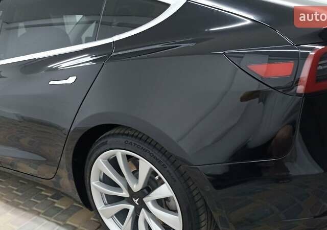 Тесла Модель 3 2018 у Умани на Automoto.ua Чорний Тесла Модель 3, об'ємом двигуна 0 л та пробігом 201 тис. км за 19000 $, фото 56 на Automoto.ua