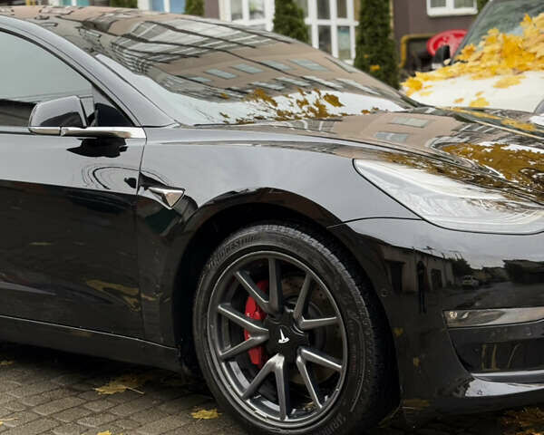 Черный Тесла Модель 3, объемом двигателя 0 л и пробегом 126 тыс. км за 17777 $, фото 7 на Automoto.ua