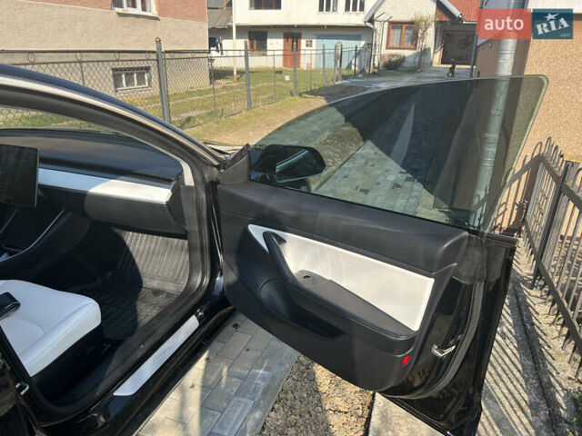 Чорний Тесла Модель 3, об'ємом двигуна 0 л та пробігом 103 тис. км за 16500 $, фото 86 на Automoto.ua
