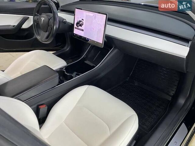 Чорний Тесла Модель 3, об'ємом двигуна 0 л та пробігом 143 тис. км за 16700 $, фото 6 на Automoto.ua
