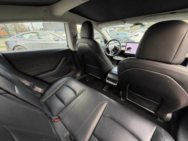 Чорний Тесла Модель 3, об'ємом двигуна 0 л та пробігом 189 тис. км за 11600 $, фото 5 на Automoto.ua