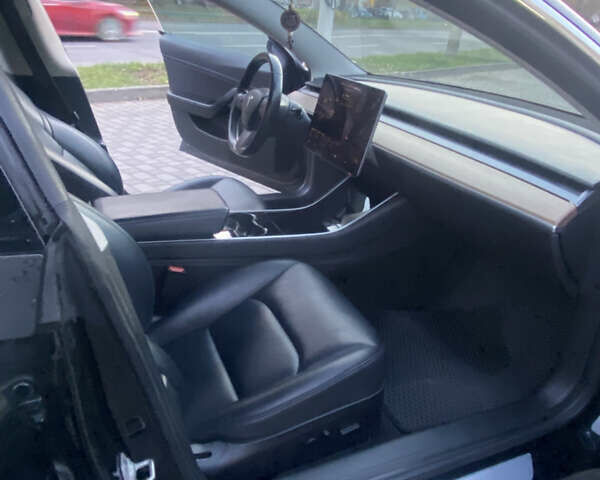 Тесла Модель 3 2018 в Хмельницком на Automoto.ua Черный Тесла Модель 3, объемом двигателя 0 л и пробегом 177 тыс. км за 16600 $, фото 5 на Automoto.ua