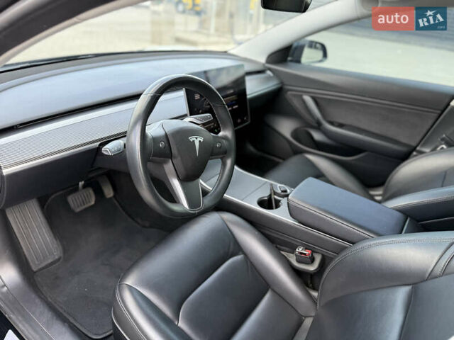 Черный Тесла Модель 3, объемом двигателя 0 л и пробегом 70 тыс. км за 16900 $, фото 4 на Automoto.ua