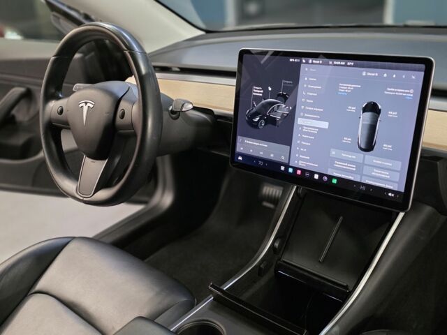 Чорний Тесла Модель 3, об'ємом двигуна 0 л та пробігом 140 тис. км за 14700 $, фото 8 на Automoto.ua