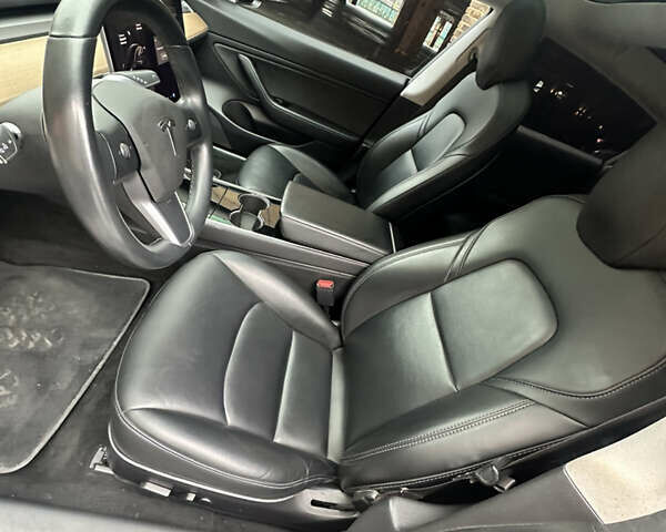 Чорний Тесла Модель 3, об'ємом двигуна 0 л та пробігом 85 тис. км за 17500 $, фото 1 на Automoto.ua