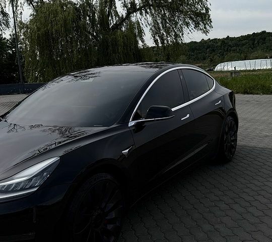Черный Тесла Модель 3, объемом двигателя 0 л и пробегом 85 тыс. км за 16999 $, фото 2 на Automoto.ua