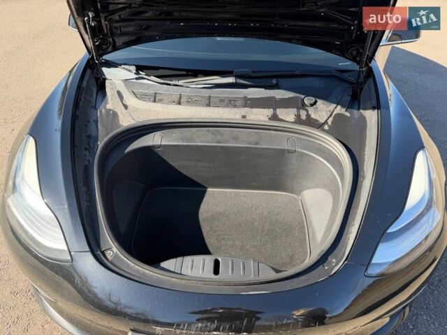 Чорний Тесла Модель 3, об'ємом двигуна 0 л та пробігом 211 тис. км за 14500 $, фото 19 на Automoto.ua