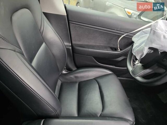 Чорний Тесла Модель 3, об'ємом двигуна 0 л та пробігом 130 тис. км за 12700 $, фото 13 на Automoto.ua