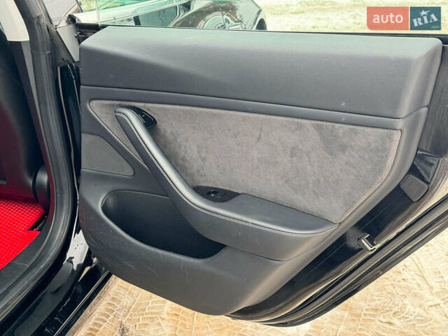 Чорний Тесла Модель 3, об'ємом двигуна 0 л та пробігом 137 тис. км за 18990 $, фото 22 на Automoto.ua