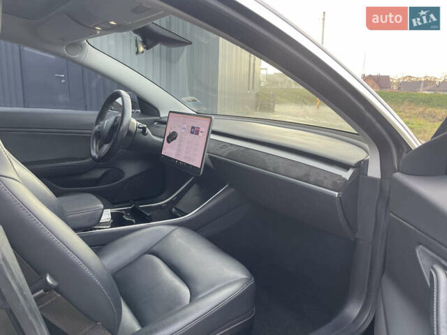 Чорний Тесла Модель 3, об'ємом двигуна 0 л та пробігом 156 тис. км за 16800 $, фото 16 на Automoto.ua