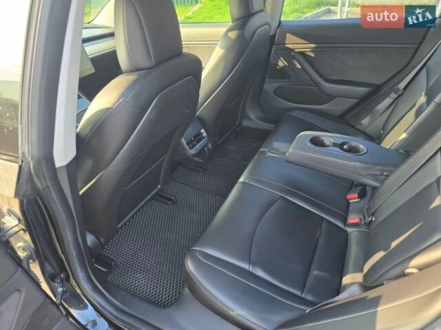 Черный Тесла Модель 3, объемом двигателя 0 л и пробегом 168 тыс. км за 14000 $, фото 4 на Automoto.ua