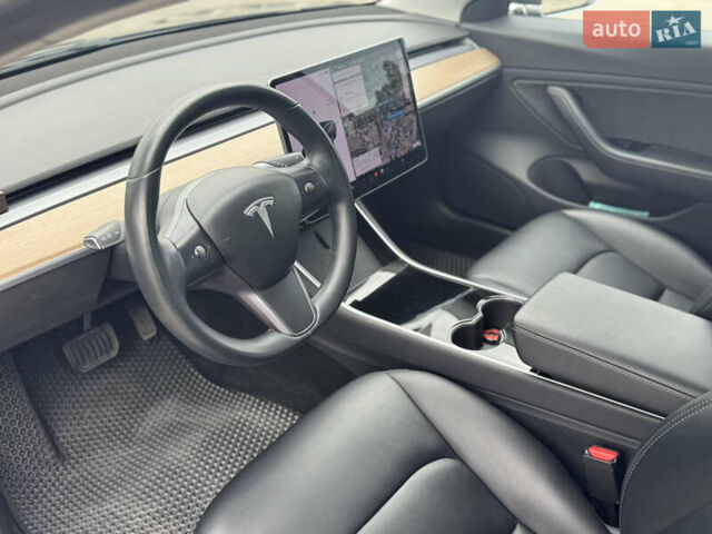 Черный Тесла Модель 3, объемом двигателя 0 л и пробегом 99 тыс. км за 16900 $, фото 5 на Automoto.ua