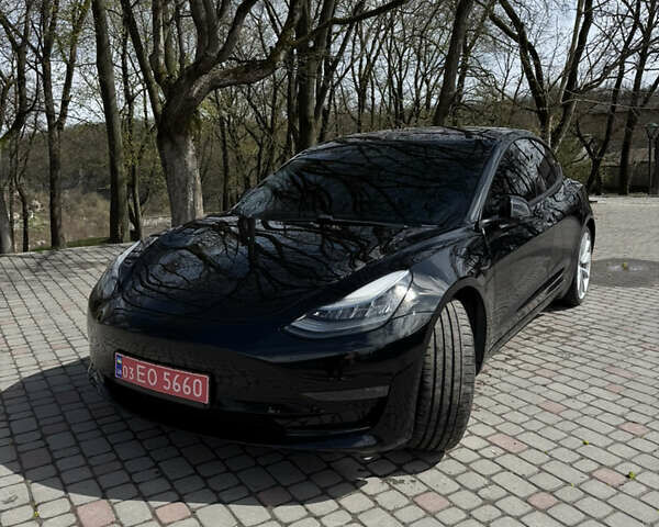 Чорний Тесла Модель 3, об'ємом двигуна 0 л та пробігом 105 тис. км за 20500 $, фото 1 на Automoto.ua