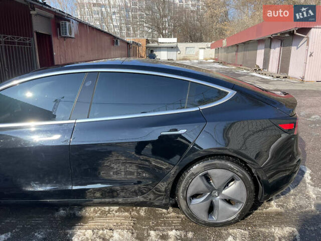 Черный Тесла Модель 3, объемом двигателя 0 л и пробегом 170 тыс. км за 16000 $, фото 1 на Automoto.ua