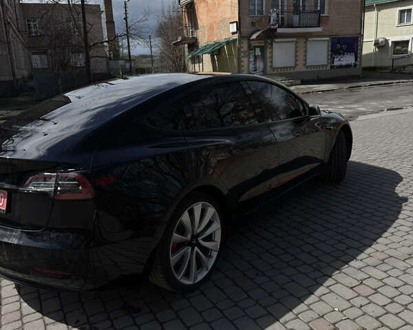 Чорний Тесла Модель 3, об'ємом двигуна 0 л та пробігом 105 тис. км за 20500 $, фото 3 на Automoto.ua