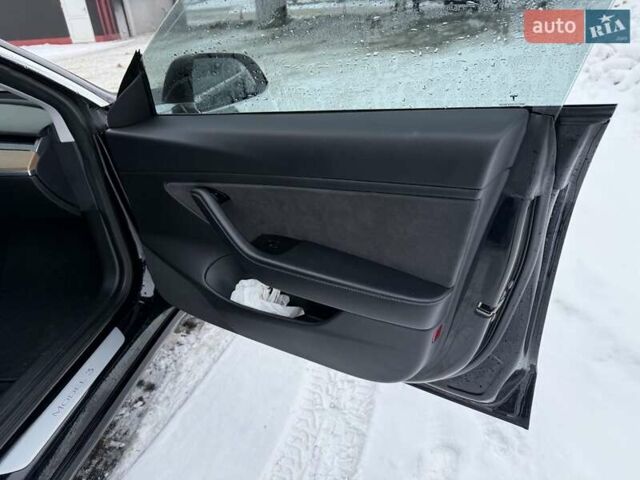 Чорний Тесла Модель 3, об'ємом двигуна 0 л та пробігом 211 тис. км за 14500 $, фото 15 на Automoto.ua
