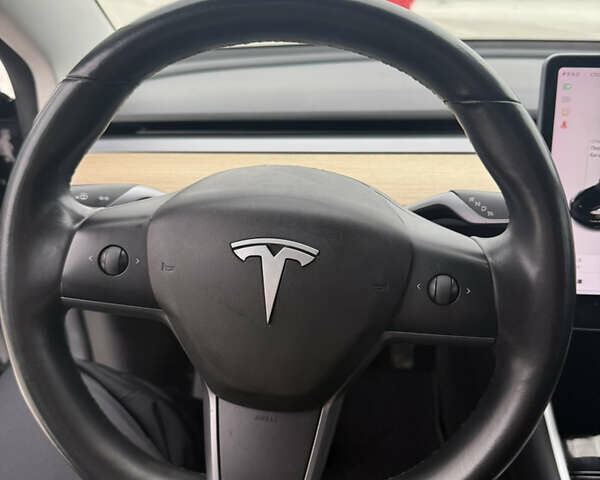 Черный Тесла Модель 3, объемом двигателя 0 л и пробегом 130 тыс. км за 15100 $, фото 33 на Automoto.ua