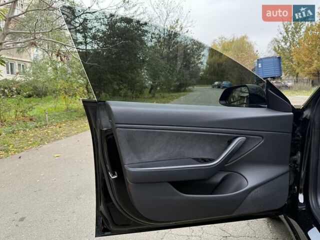 Черный Тесла Модель 3, объемом двигателя 0 л и пробегом 102 тыс. км за 18900 $, фото 47 на Automoto.ua