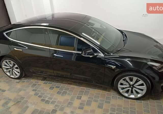 Черный Тесла Модель 3, объемом двигателя 0 л и пробегом 201 тыс. км за 21900 $, фото 1 на Automoto.ua